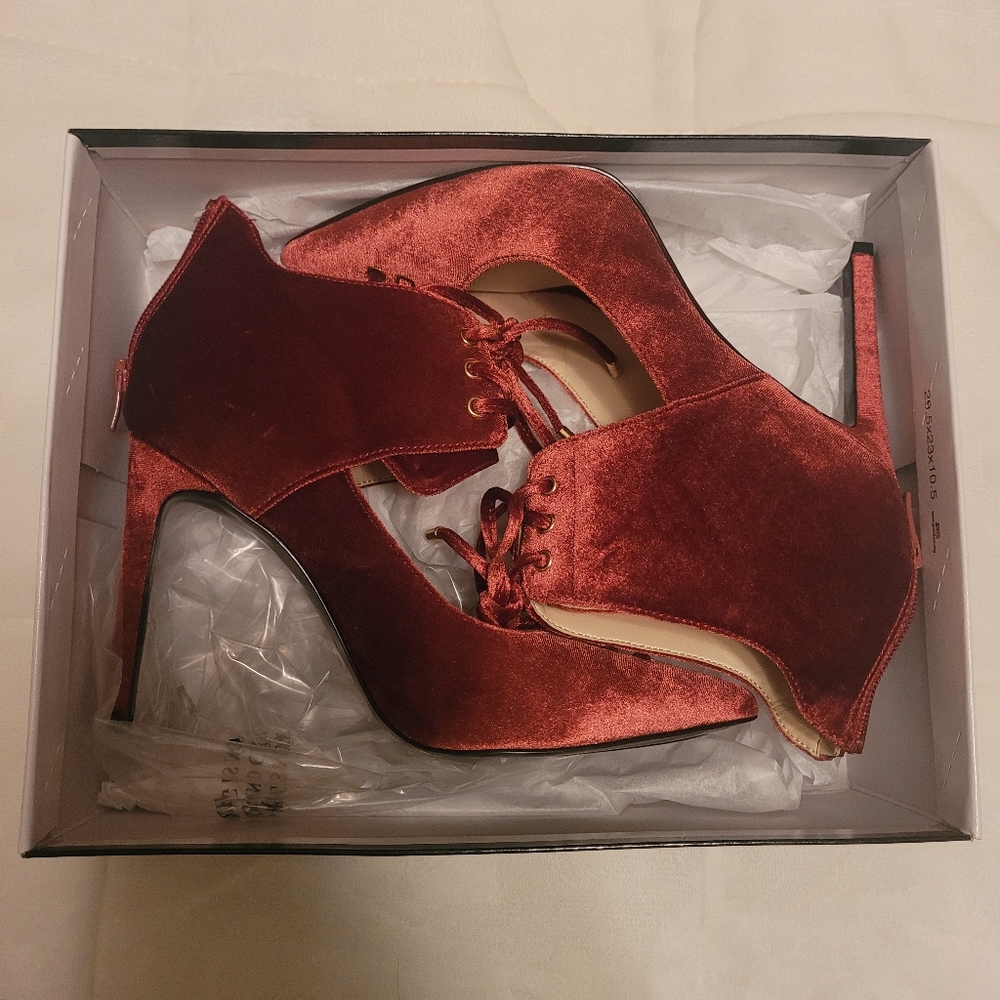 Brand New Nine West Tajouro Heels in Wine